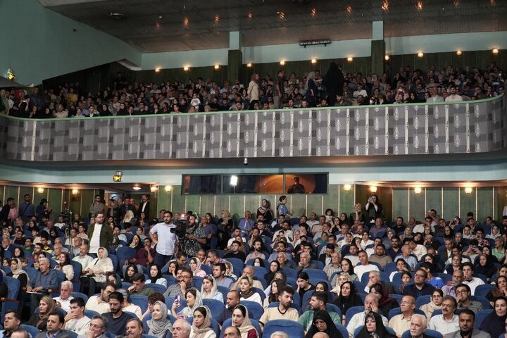 پزشکیان: شهریار نمونه روشن پیوند تنوع فرهنگی و هویت ملی ایران است پزشکیان: شهریار نمونه روشن پیوند تنوع فرهنگی و هویت ملی ایران است