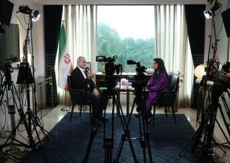 پزشکیان:با کشورهای منطقه مشکل نداریم؛ با پایگاه های آمریکا مشکل داریم