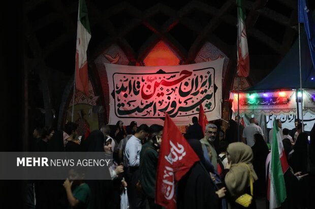 ۲۰۰ شب زیر پرچم ایستادگی؛ یک میدان و مردمی که همچنان ایستادهاند