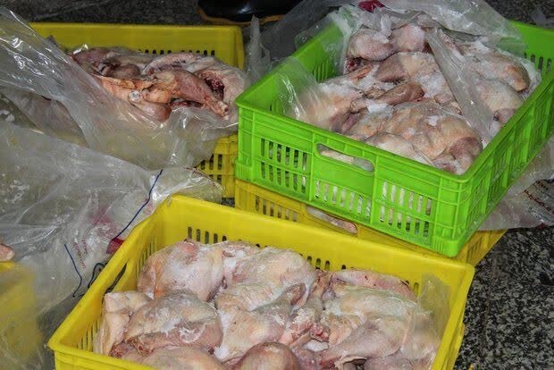 ۲۶۰۰ کیلوگرم فرآورده طیور غیرقابل مصرف در سنقر ضبط شد