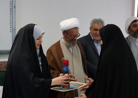 ۴۰ فرزند شهید دانش‌آموز در دامغان تجلیل شدند