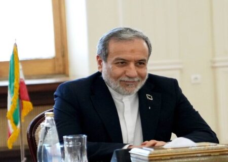 عراقچی: ایران قاطعانه از منافع و امنیت ملی خود دفاع می‌کند