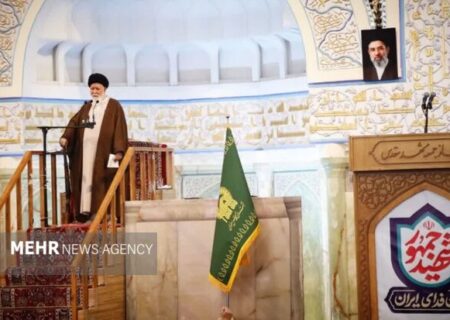 علم الهدی:دشمن درصدد انتقال جنگ به عرصه‌های اقتصادی و فرهنگی است
